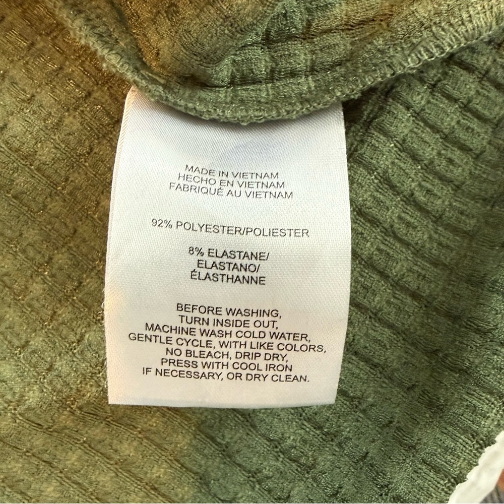 Jones New York Olive Textured Sleeveless Top with Shoulder Buttons, Size L - Picture 5 of 8